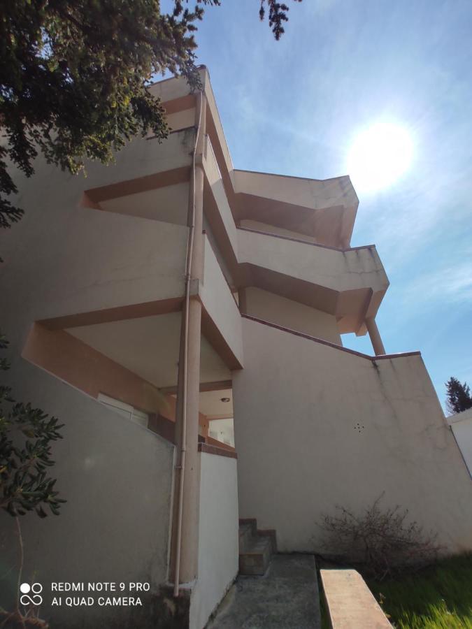 Apartments Anne Petrovac Екстериор снимка